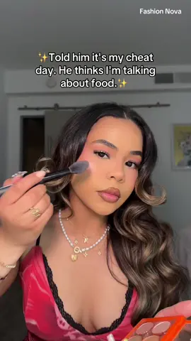 🙂‍↔️🤫 🙂‍↔️ @Fashion Nova Sigma Beauty Rosy Eyeshadow Palette + Maven Basic Beat Eyeshadow Palette - Spotlight @Nova Beauty 