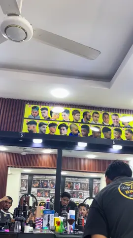 #peluqueria #ecuador🇪🇨 #paratiiiiiiiiiiiiiiiiiiiiiiiiiiiiiii #danielnoboa #viralvideos #f #humor #putavibra #rafaelcorrea 