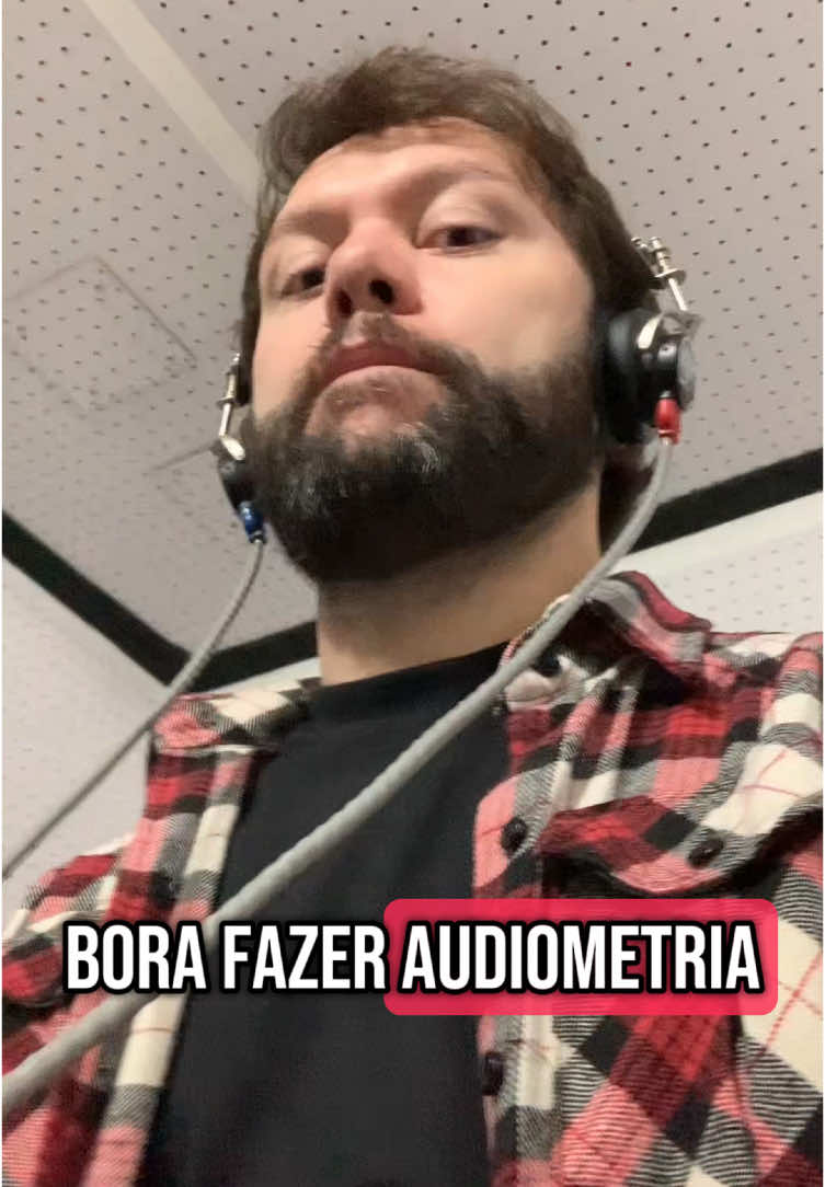 Quando a fono manda você levantar a mão toda vez que ouvir um ‘bip’… e você começa a duvidar da sua sanidade kkkkk #audiometria #surdez #acessibilidade #sus #fonoaudiologia #tiktokbrasil #fy #saudeauditiva #explore 