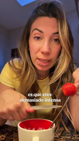 NUNCA se es demasiado sensible o cariñosa o intensa para las personas correctas. Tener que bajar tu luz, tu alegría, tu intensidad, tu creatividad, tus ideas, tus sueños y esperanzas porque agobian a la otra persona es un CLARO indicador que sí, eres demasiado, demasiado grande para algo tan pequeño.