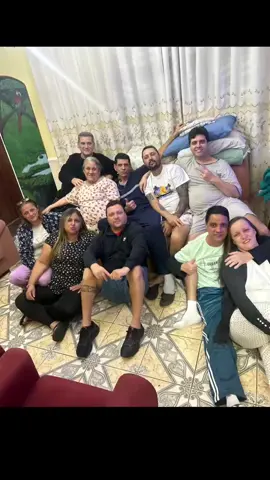 Surpresa do meu pai e tios para a nossa avó #surpresa #tik #mae #filhos #amor #familiatiktok #familia 