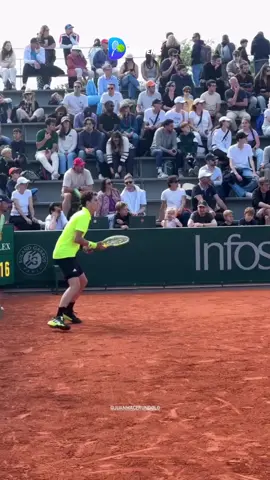 Juan Manuel Cerúndolo 🇦🇷, con gran nivel en Roland Garros  (📹 @luanamanchenho)