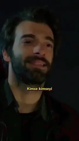 Kimse kimseyi çıkarı olmadan sevmiyor mu?