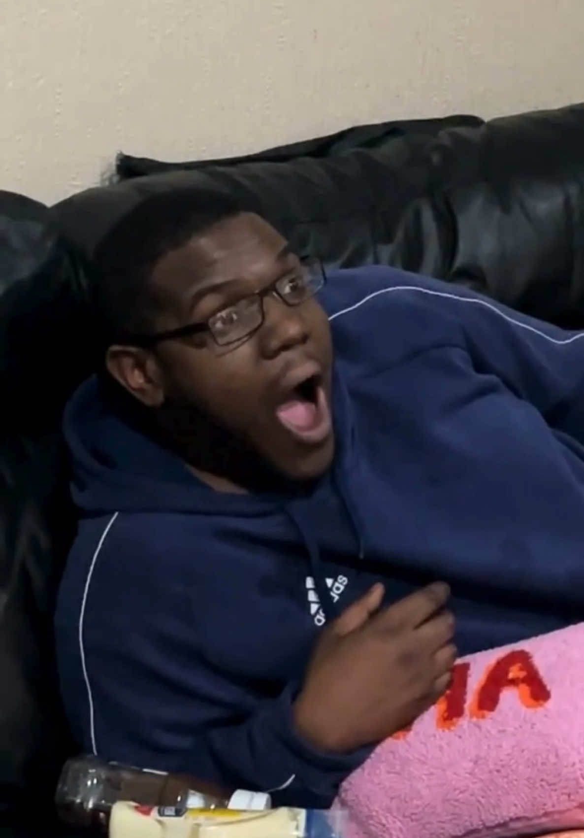 When he watches #Friends for the first time in his life - Ross and Emily’s wedding 🤣😭💀   #rossgeller  #friends  #friendsscene  #rachelgreen  #reaction  #rosswedding  #fyp  #boyfriendreaction  #uk