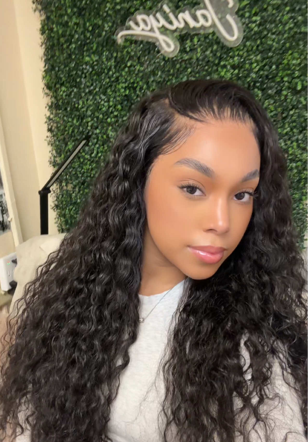 I’ll choose the curls everytime. Water wave is so summerrrr 😍 @Idoli #fyp #waterwavewig 