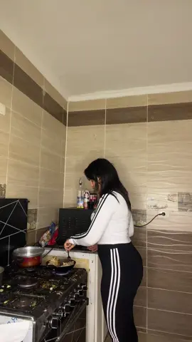 الفراخ جلها تسلوخات😂