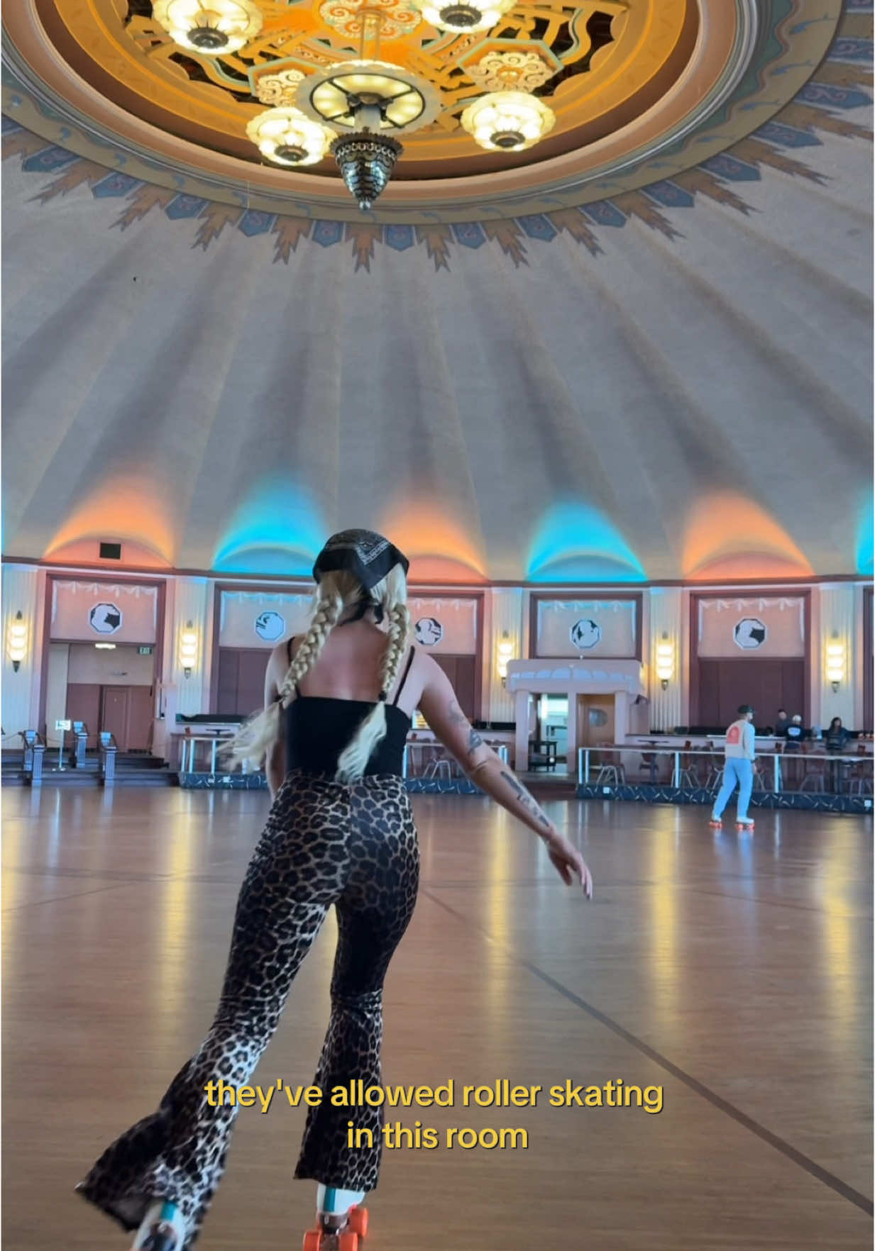 apparently they’re starting night skating here this summer too. imagine that 1920’s disco ball lit up!! #catalinaisland #rollerskating