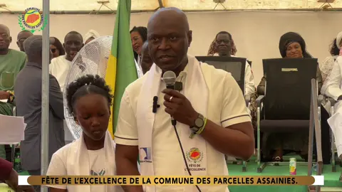 Retour en images sur la Fête de l’Excellence – Parcelles Assainies, samedi 24 mai 2025 Monsieur le Maire de la Commune des Parcelles Assainies et la municipalité ont organisé, ce samedi 24 mai 2025 à l’esplanade de la mairie, une Fête de l’Excellence en l’honneur des élèves les plus méritants des écoles et daaras de la commune. Placée sous le thème « L’excellence au service d’un développement endogène », cette journée a été un moment fort de reconnaissance, de célébration et d’inspiration. Elle a rassemblé élus locaux, chefs d’établissements, enseignants, parents, élèves, ainsi que de nombreux citoyens venus témoigner leur soutien à l’éducation et à la jeunesse. L’événement a été rehaussé par la présence distinguée de Monsieur Abdou Aziz DIOUF, Inspecteur du Trésor Public, parrain de la cérémonie, et de Madame Fatou Kiné DIAKHATE, Directrice de Cabinet Adjointe du Président de la République, marraine de cette édition. Nous avons également noté la présence remarquée de la mairesse du Conseil Municipal des Enfants (CME), symbole fort de la participation citoyenne des plus jeunes et de leur engagement pour une société plus juste et équitable. Remise de distinctions, prestations artistiques, allocutions officielles et témoignages d’anciens lauréats ont rythmé cette journée riche en émotions et en espoir. Ce fut également l’occasion pour la commune de réaffirmer son engagement en faveur d’une éducation de qualité, inclusive et ancrée dans nos réalités locales. Par ces images, nous revivons ensemble les temps forts de cette célébration qui honore l’effort, la discipline et l’excellence. Vive l’excellence, vive la jeunesse, vive notre commune !