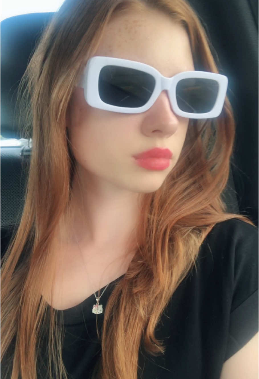 😎😎😎 #amilivinganillusion#runaway#kindnessmatters#naturalredhead#fypシ#ilovemybf#muah#hellokitty 