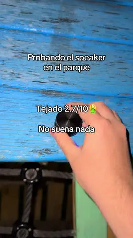 Mi madre me lo regaló por mi cumpleaños 🎁 #minialtavoz #altavozportatil #speakerbluetooth #minispeaker #altavozbluetooth #musica este mini altavoz bluetooth es perfecto para amantes de la música, funciona con ventosa o imán para tener efectos de sonido por superficie, ideal para escuchar a tus cantantes favoritos.