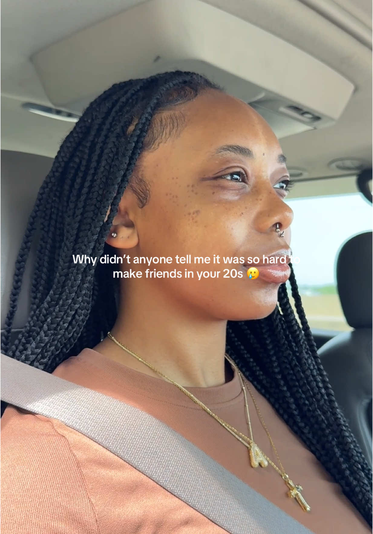 I have like 2 people I do stuff with 😭 I need to find more friends in my city that like doing different things. I hate when I be feeling lonely at my big age. Like let’s have a slumber party or something lmaoooo 🥰 #friendships #survivingyour20s #20something #makingfriends #fyp 