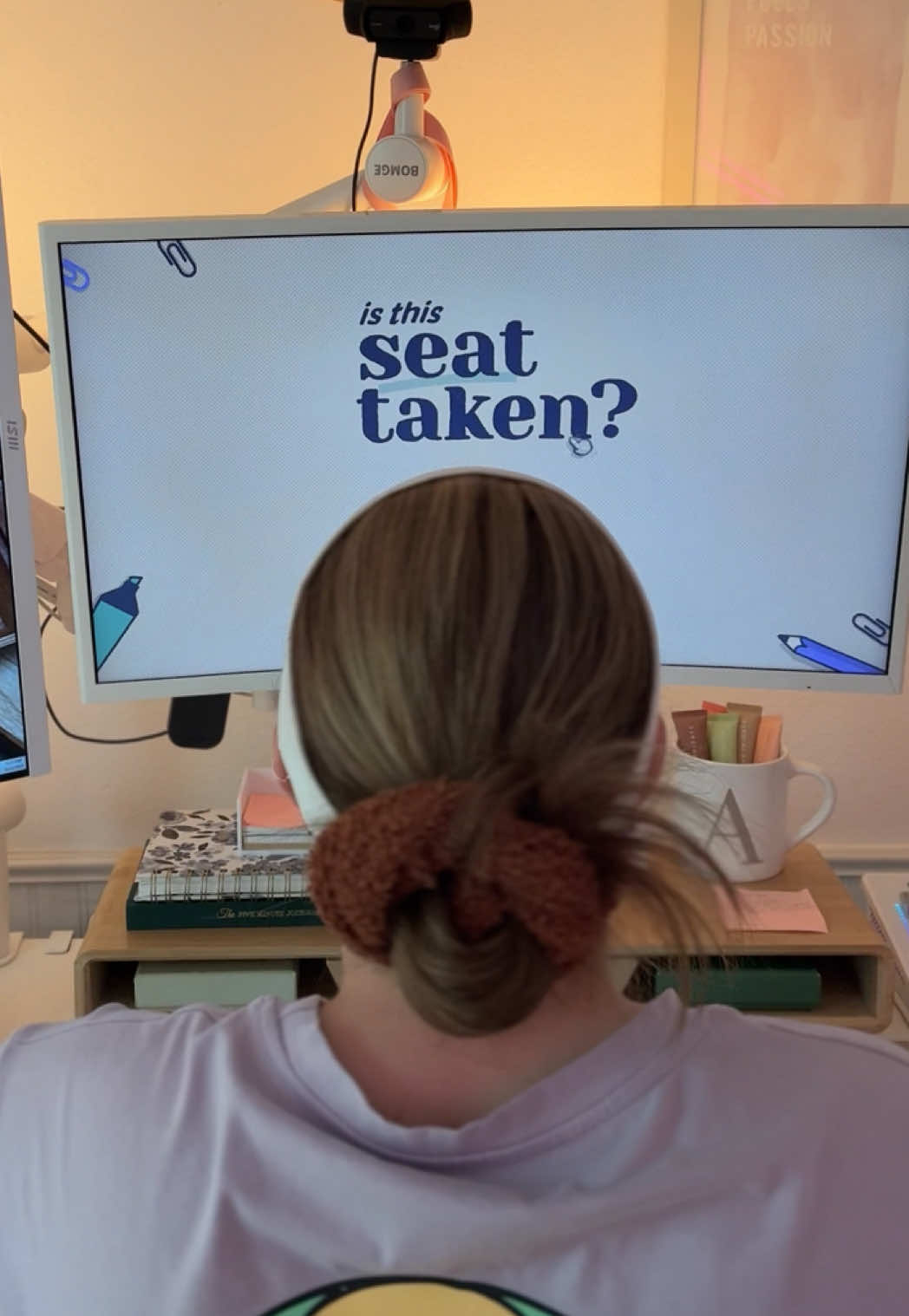 “Is This Seat Taken?” doesn’t have a release date for the full game yet, but my little neurodivergent brain already loved the demo 🥹💕 Have you heard of this game??  . . #isthisseattaken #cozygaming #cozygames #neurodivergent #wholesomegames 