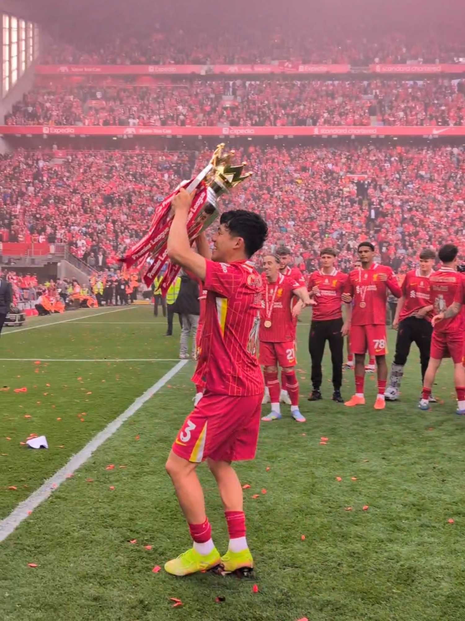 Wataru 😍🏆 #Liverpool #Endo #PremierLeague