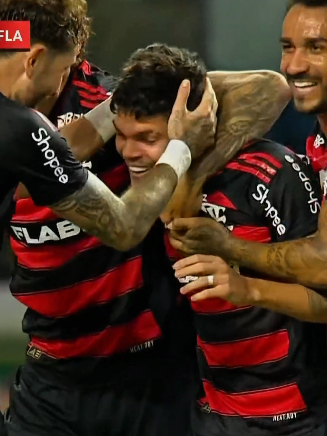 GOL DO AYRTON LUCAS PARA ACABAR COM O JOGO ❤️🖤 2X0 FLAMENGO  . . . .#mengo #flamengo #ayrtonlucas #palmeiras #brasileirao2025 #flamengoxpalmeiras #aliansparque #vaiprofycaramba 