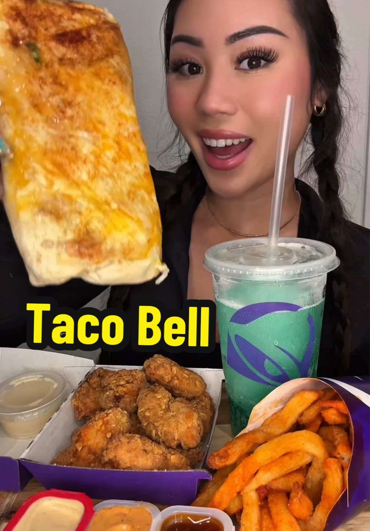 Tacobell 😋🔥 Trying and rating their new Chicken Nuggets 😍 9.5/10😋😋😋 @tacobell  #tacobell #tiktok #food #cheese #sauce #tacobellmukbang #chicken #chickennuggets  #eatingshow #viral  #eatwithme #Foodie #eatingvideo #foodvideos  #FoodTok #mukbangs #mukbangvideo #letseat #watchmeeat  #burrito #fyp #foryou #foryoupage #crunchymukbang #crunchy #cheesy #mukbang #instagram #reels #foodietiktok 