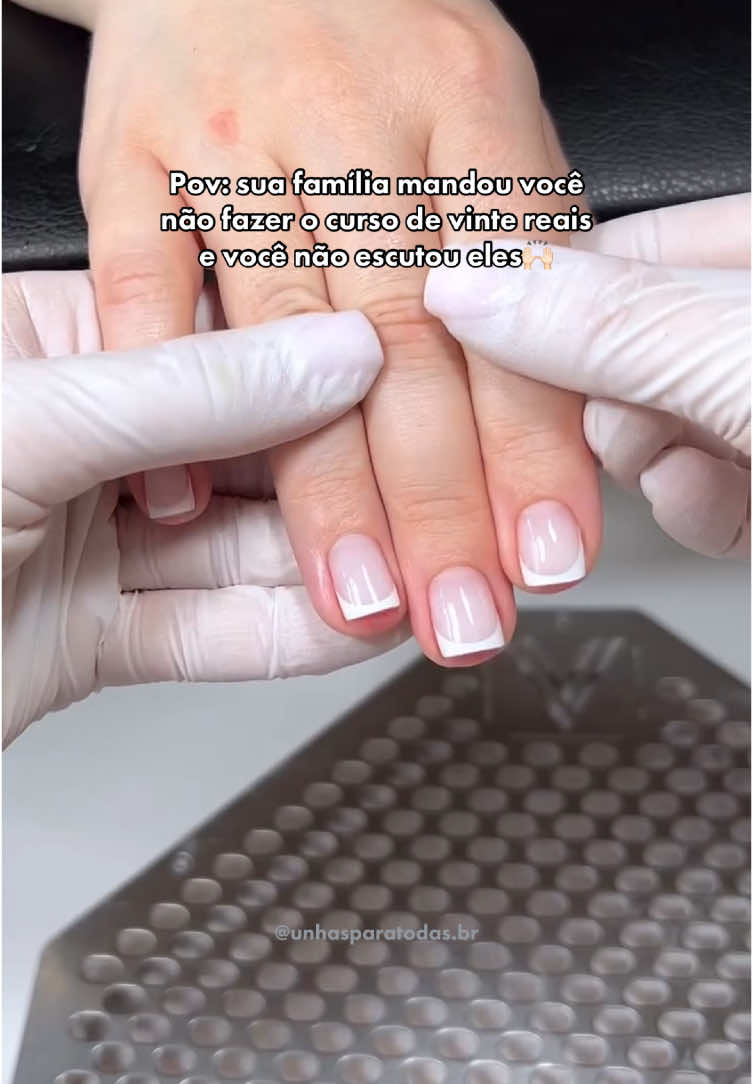 Quer se tornar uma Nail Designer profissional e começar a ganhar dinheiro trabalhando com o que ama? O nosso curso completo de Alongamento de Unhas foi feito pra você que sonha em conquistar sua independência financeira através da beleza! Veja tudo o que você vai aprender: ✨ Alongamento Natural ✨ Alongamento Redondo ✨ Alongamento Quadrado ✨ Fibra de Vidro ✨ Esmaltação em Gel ✨ Banho de Gel ✨ Polygel ✨ Manicure e Pedicure ✨ Manicure Masculina ✨ Francesa Bilateral ✨ Francesa Reta ✨ Francesa Reversa ✨ Unha Almond ✨ Unha Stiletto ✨ Unha Bailarina ✨ Unha Encapsulada ✨ Cascata de Glitter ✨ Decoração com Strass ✨ Blindagem da Fibra ✨ Francesinha Permanente Tudo isso em um curso online, com acesso vitalício, certificado incluso e suporte pra te ajudar em cada etapa! Garanta sua vaga com valor promocional e comece hoje mesmo a construir sua nova profissão! CLIQUE no LINK da BIO e garanta já a sua vaga! As vagas são LIMITADAS! #unhas #nailsnailsnails #nails #unhasdegel #unhasdecoradas #unhasmaravilhosas 