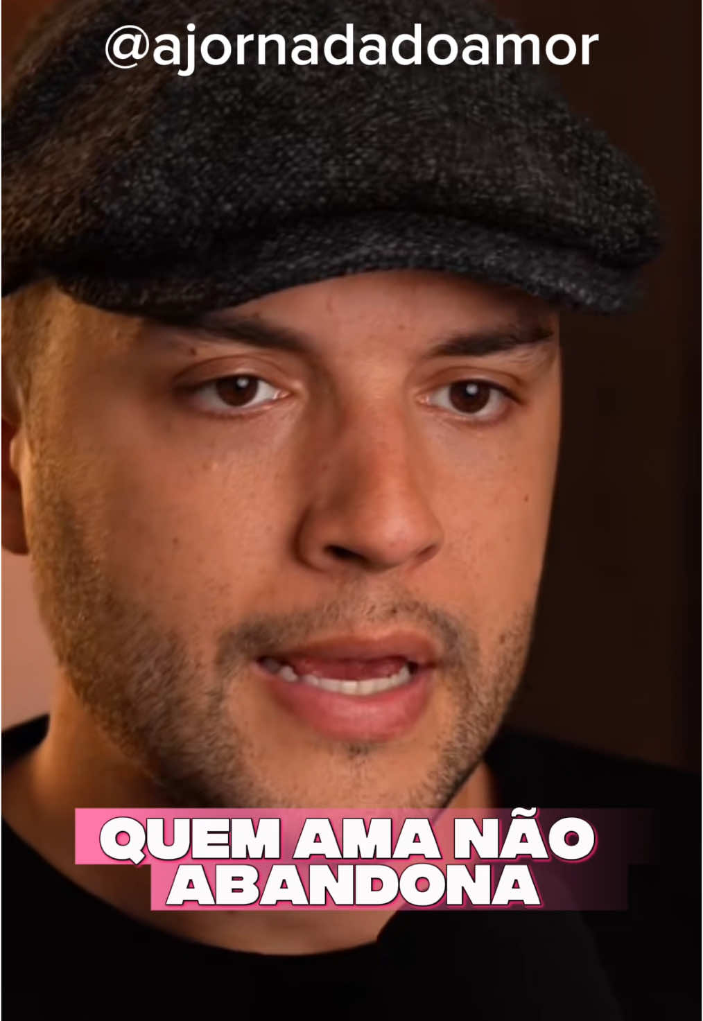 “O amor permanece quando tudo passa, suporta o que ninguém vê, e não acaba… mesmo quando o mundo diz que sim.” . . Por Rafael Nery | @Rafael Nery  . . . #relacionamento #amor #Love #compromiso #decisao #permanecer 