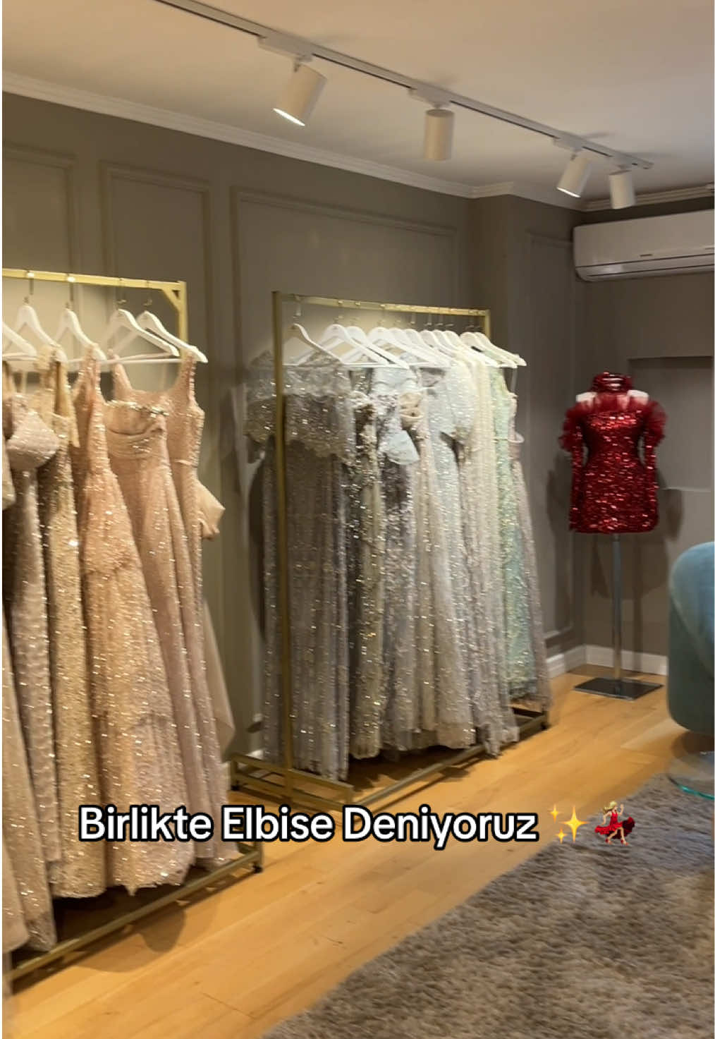 Daha önce nişan elbisemi kiraladığım yerden eğlencem için elbise bakmaya geldim 🫠 Size de fikir olması açısından modelleri bi görün istedim ✨✨✨ . . . #e#elbisee#elbisemodellerin#nişand#düğüne#elbisekiralamar#rentr#rentalk#kınak#kınaelbisesik#kesfetk#kesfetteyizk#kesfetbeniöneçıkarta#alisverisa#alışverişf#fys#shoppinghaulo#OOTDa#abiyea#abiyemodellerik#kınakıyafetih#hauld#dressw#weddingw#weddingdress