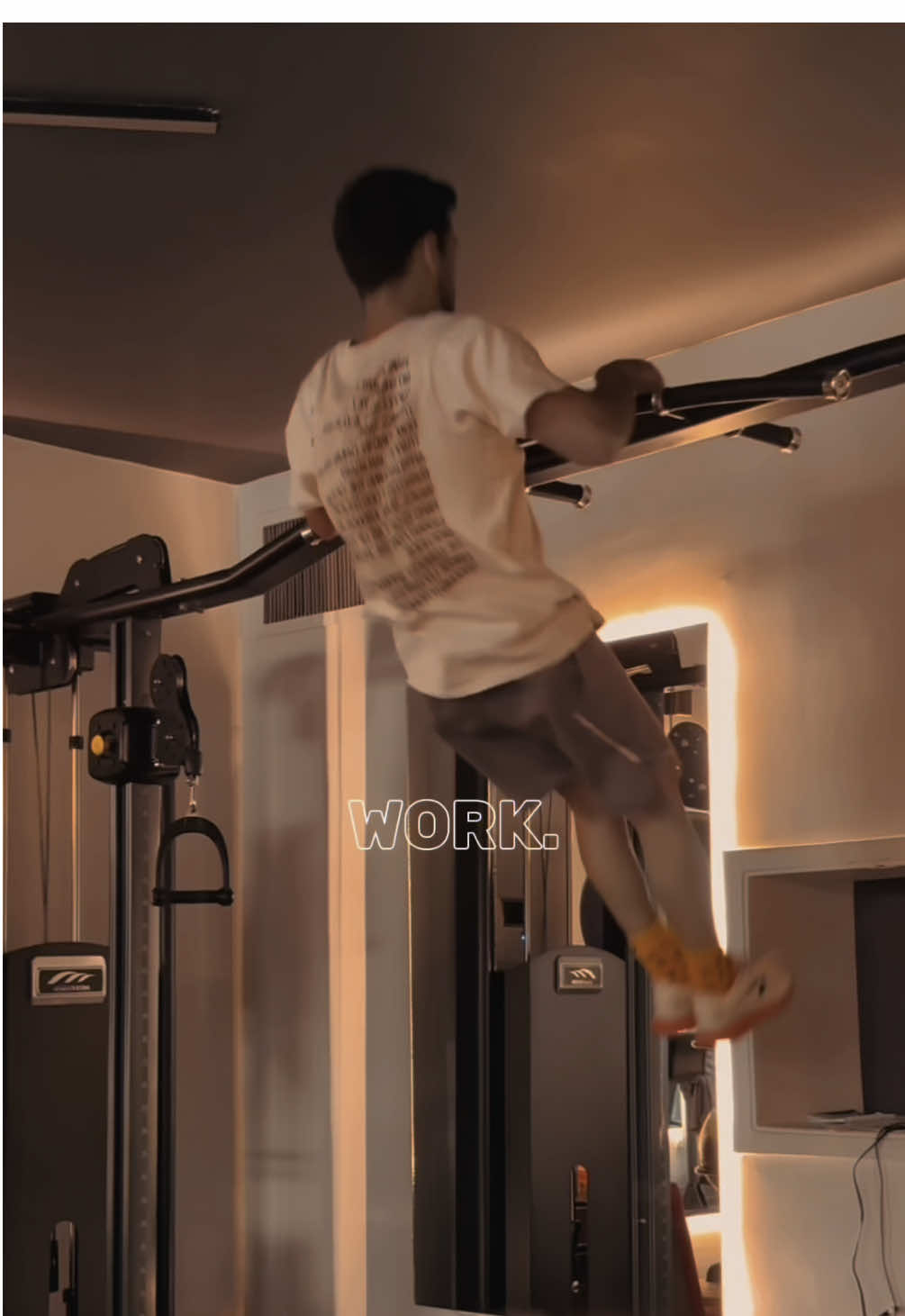 🦾😈 . . . . . . . #Fitness #workout #gym #homeworkout #fit #fitlife #fitspo #fitnessmotivation #gymmotivation #workoutmotivation #bodytransformation #weightloss #fatburn #musclebuilding #training #healthylifestyle #getfit #noexcuses #GymTok #FitTok