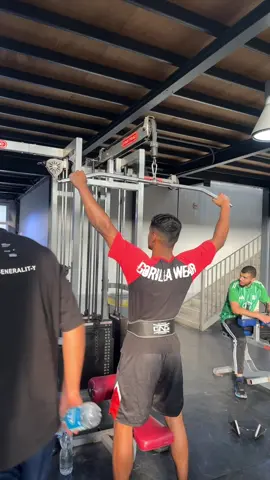 يوم ظهر تستفيد منه + اني مش كوتش💆🏽‍♂️❤️#فلوق #gym #تمارين #ليبيا #طرابلس #اكسبلور #foruyou 