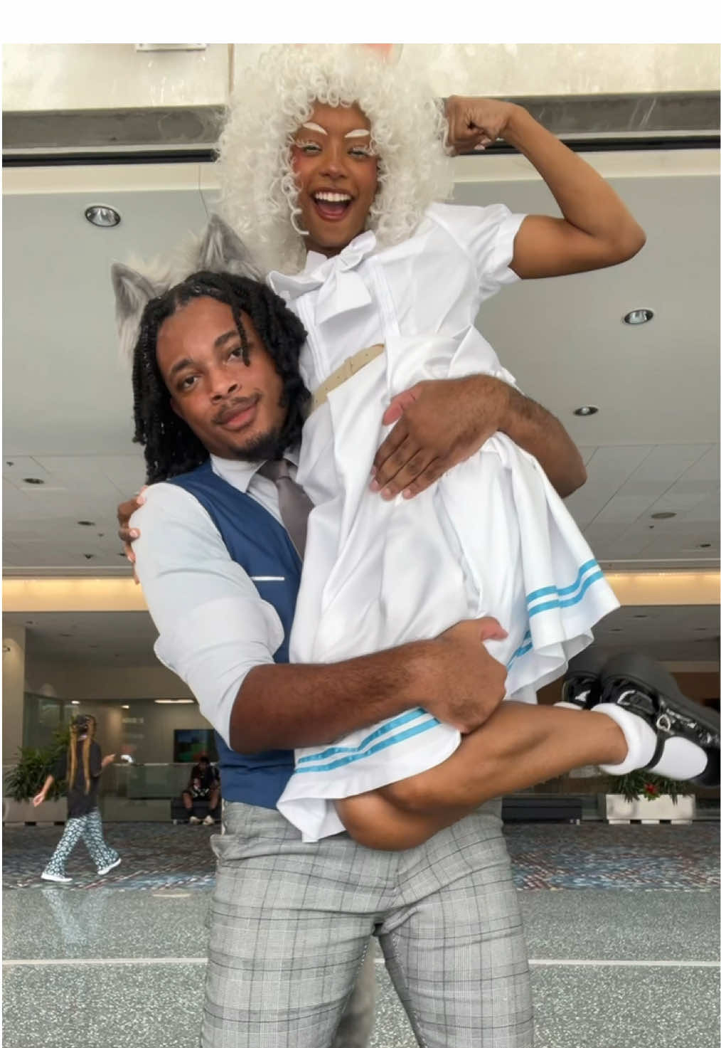 OMGGG GUYSSS 🥹🐇🐺🤍 // Legoshi: @Verosika’s King 🔜 ?? #beastars #haru #harucosplay #legoshi #legoshicosplay #beastarscosplay #momocon #momocon202 