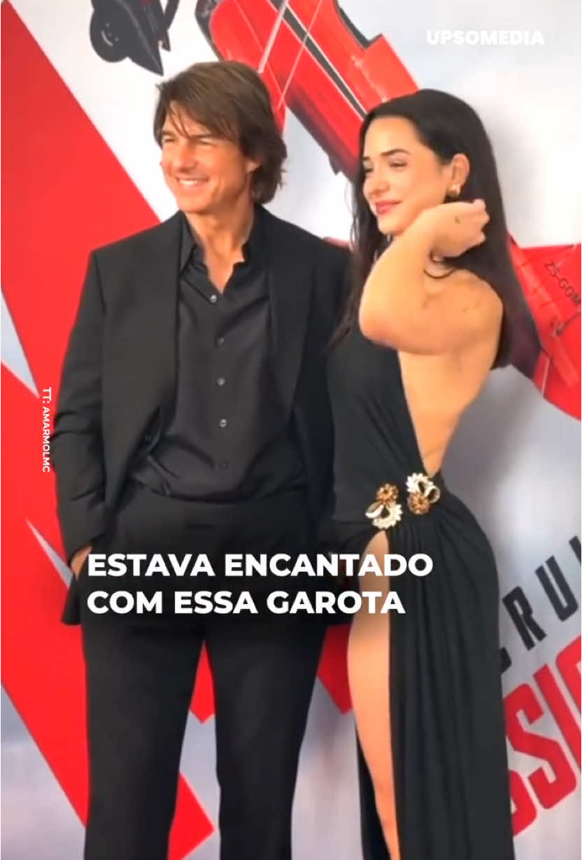 Parece que Ana de Armas e Hayley Atwell ficaram em segundo plano… Tom Cruise ficou encantado com a influenciadora espanhola Ángela Mármol — não conseguia desviar o olhar! Ele ficou tão impactado que chegou até a demonstrar nervosismo perto dela… Será que temos um novo crush no ar?