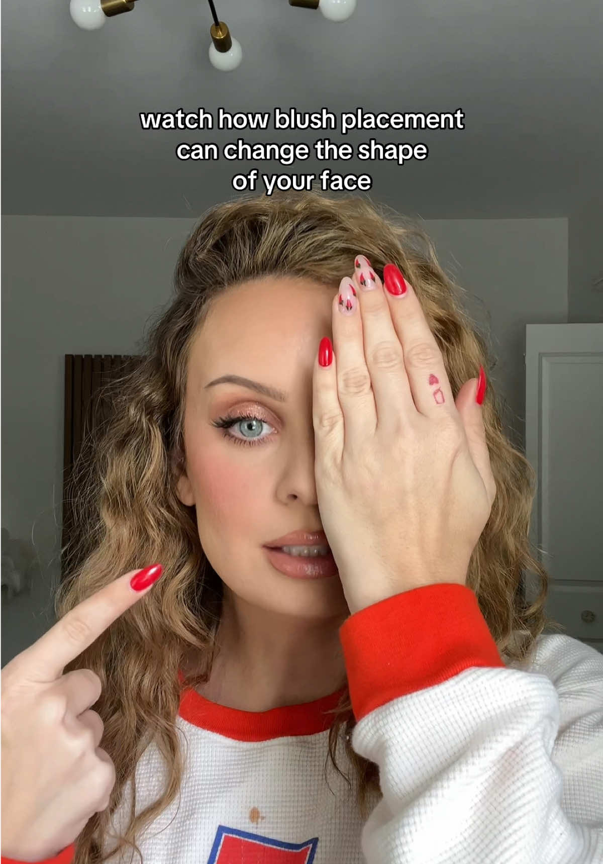Your blush technique can completely chang the shape of your face whether you want to add volume or reduce it #blushplacement #makeuptiktok #makeuptips #makeuptipsandtricks #makeupforbeginners #blushtechnique 