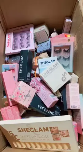 بضاعة شي كلام اصلي  مع عناية بث يومي الساعة 10 #شيكلام  #مكياج #ميكب_ارتست #بث_مباشر #عروضات_رائعة #تخفيضات 