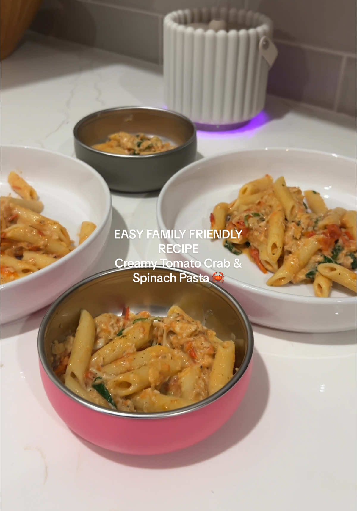 EASY FAMILY FRIENDLY RECIPE Creamy Tomato Crab & Spinach Pasta 🦀  #easypastarecipe #familyfriendlymeals #toddlermealideas #kidsmealideas #familydinners 