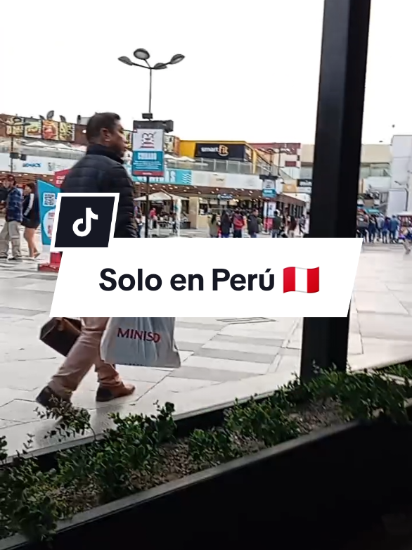 Vídeo chisme en Perú, una parodia de una persona que hace una llamada por teléfono y se arma un tremendo reclamo.  #perú🇵🇪tiktok #soloperu #carlosjomega #♎omega♎ 