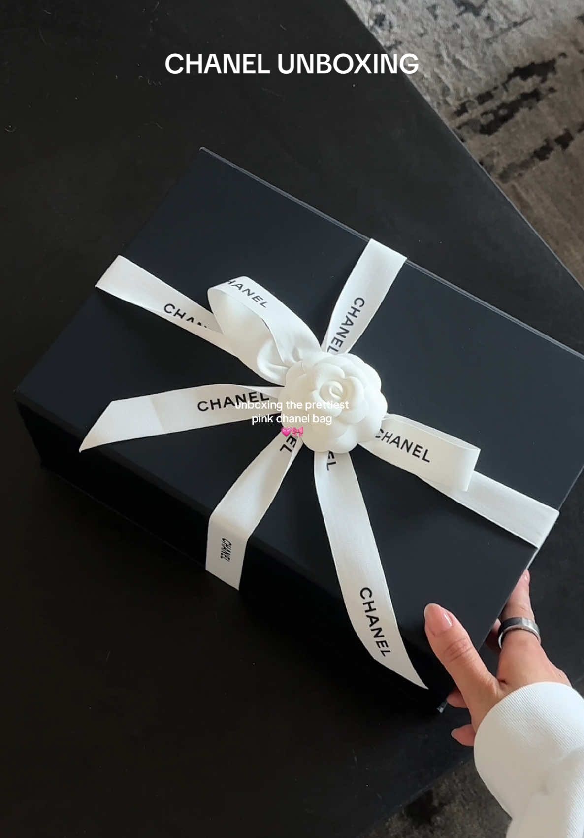 the prettiest pink bag 🎀💝 #chanel #chanelbag 