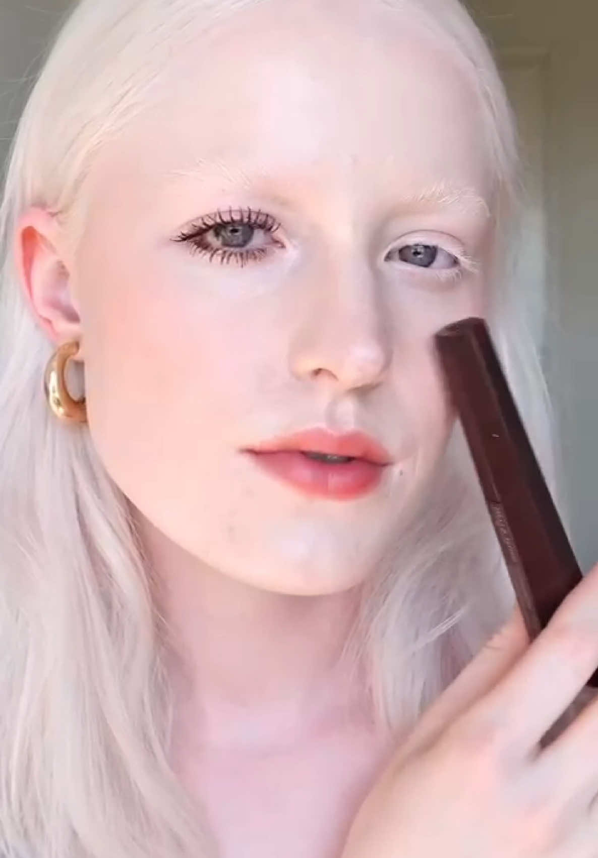 It’s *officially* brown mascara szn! 🌞✨🤎 Get your lashes on extra & thicc like @Amber Holly 😍  🤎 Hella Thicc Volumizing Mascara in 'Let'z Be Blunt' delivers hella big, hella bold & hella thicc lashes with its tapered brush and ultra-creamy formula that's sweat-, humidity-, & transfer-resistant 🤍 Hella Extra Mascara-Boosting Lash Primer features an ultra-creamy formula with plant-based fatty acids giving love to lashes to keep 'em feeling nourished & conditioned while extending mascara wear & decreasing flaking and smudging The Hella Thicc lineup is ✨BACK IN STOCK✨ at the #fentybeauty site and @Ulta Beauty so run to cop your new fave lash duo asap 🫶🏻🫶🏿🫶🏽