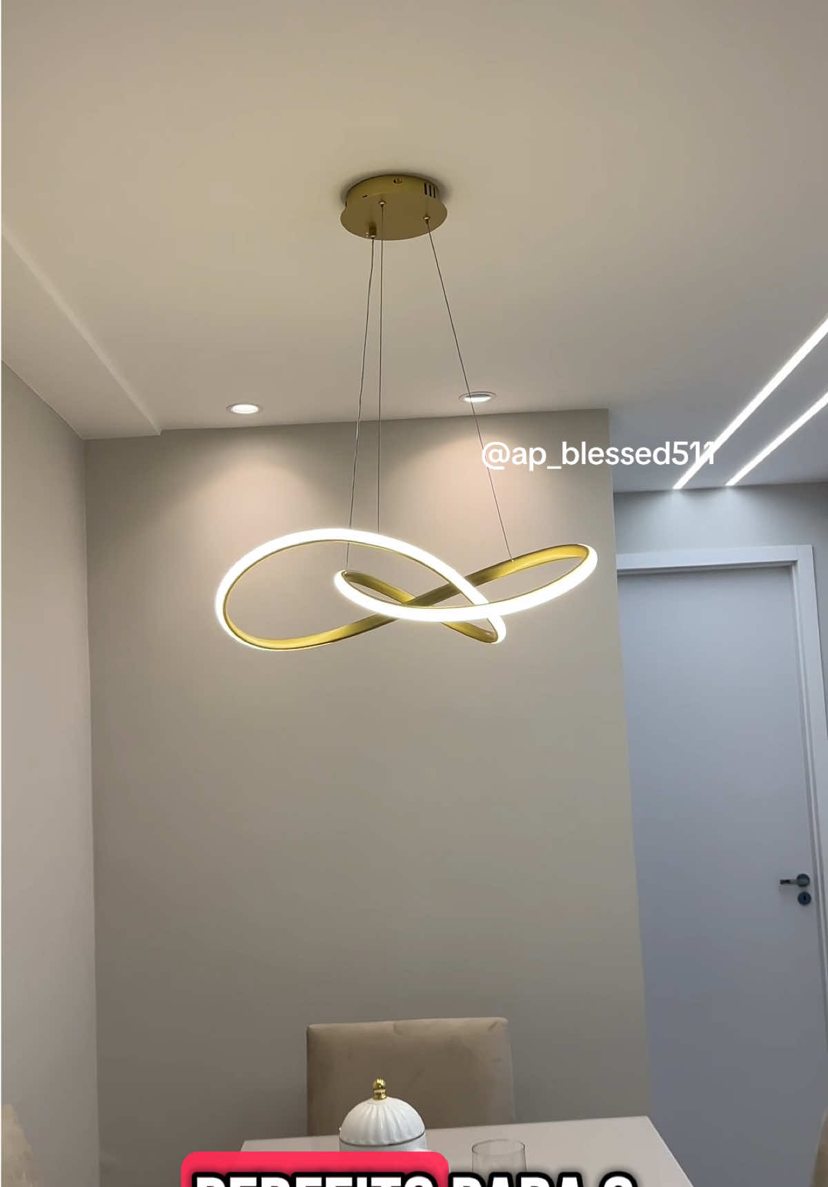 Compramos o lustre perfeito para o nosso apê😃 #ape #lustre #iluminacao #CapCut 