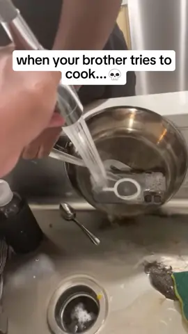 Pov: there's someone tries to cook  #fail #funnyfail #failsoftiktok #cooking #cookingfail #trynottolaugh #lol #fyp 