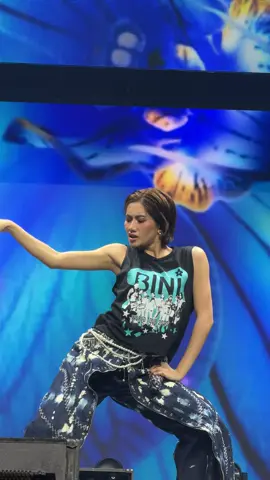H A L I M A W ka tlagaaaa sa stage @Sheena Catacutan!!!!!!!!! Bias Wrecker!!!!! ANG GALING 😭😭 #fypage #biniverselondon #BINI #binisheena #sheenacatacutan #binisheena 