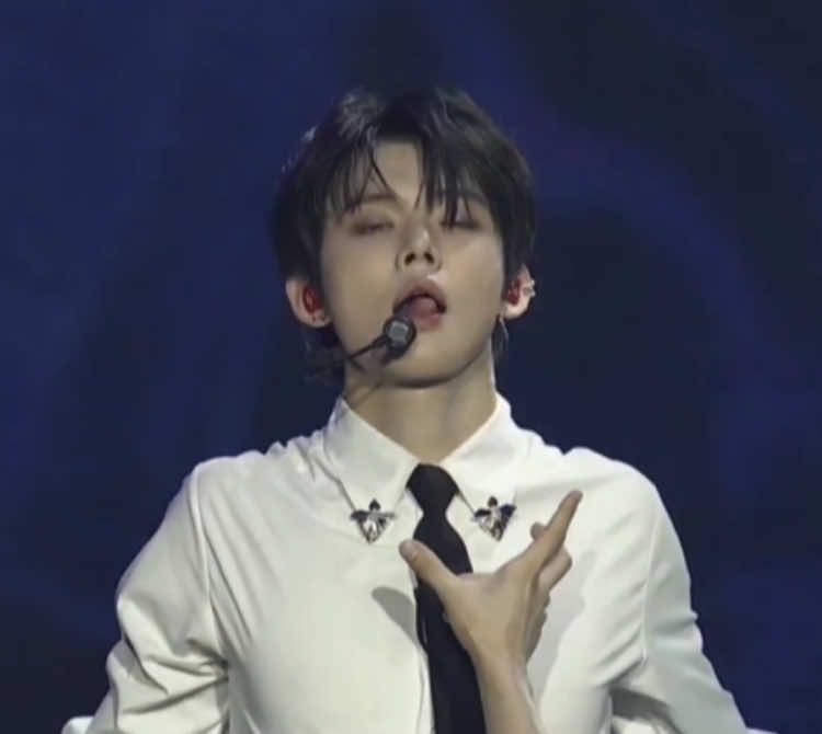 #txt #tomorrow_x_together #txt_bighit_official #devilbythewindow #actpromise #soobin #yeonjun #beomgyu #taehyun #hueningkai #kpop 