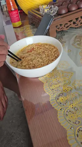 suốt ngày ăn mì tôn này 😂