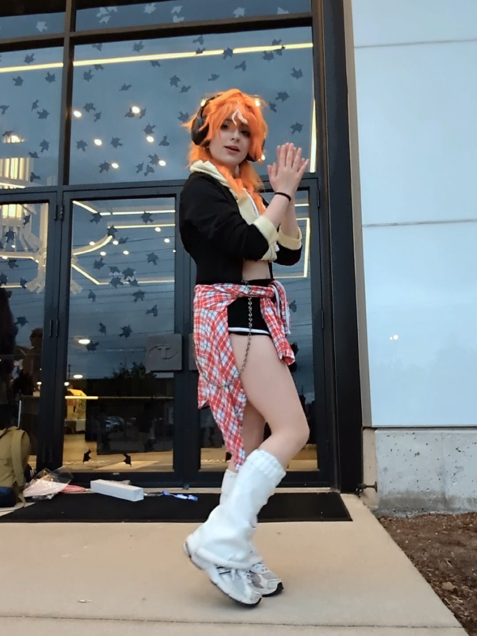 HANNAH JUMPSCARE WARNING #akitoshinonomecosplay #vbscosplay #vividbadsquadcosplay #pjskcosplay #pjsekaicosplay #projectsekaicosplay #prosekaicosplay #femkito #animenorth2025 #an25 