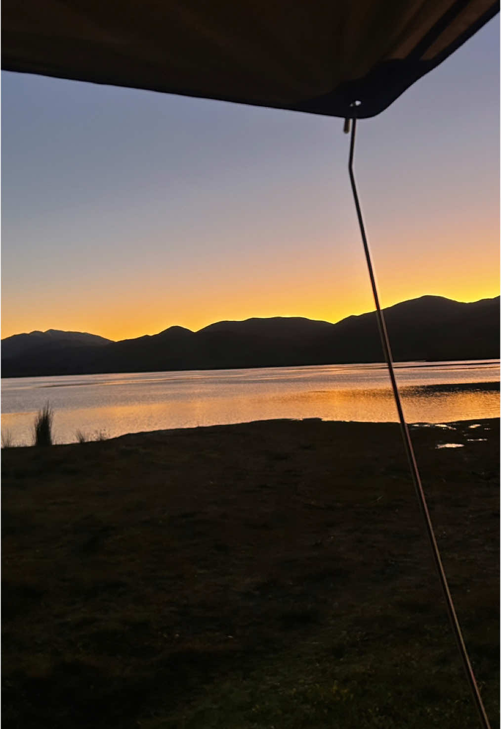 Camping in NZ is something else 😍  #rooftoptent #camping #nztiktok #camplife #lake #mountain #sunrise #sunset #views #life #nzlife #travelnz #dogfriendly #nz #fyp #airplanemode #thelife #happy #dogs #relax #foryoupage #fyi #fy #campfire 