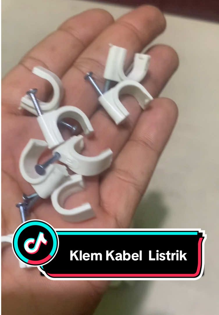 Klem Camp atau kebel klip Lagi Promo #kabelklip #clampkabel #klemkabel #klipkabel #paku #alatlistrik #klempakubeton #cuantanpabatas 