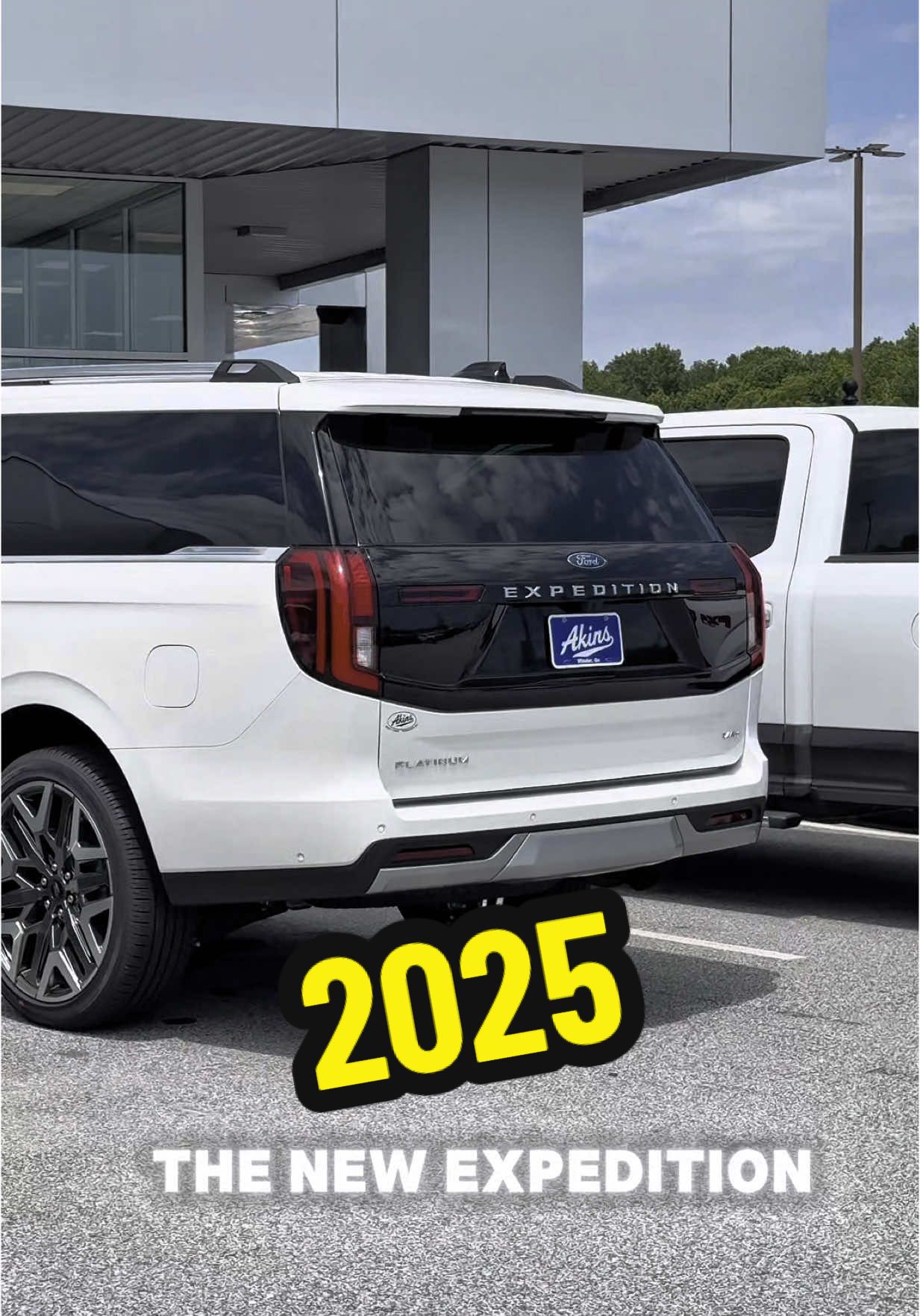 The NEW 2025 Akins Ford Expedition Platinum #realdealneal #akinsford #wildwillies 