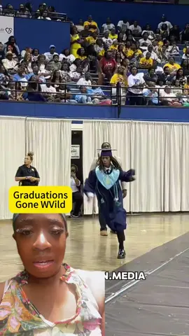 Twerking at Graduations #madisonprep  #graduation   #classof2025  #batonrouge  #senior  #classof25  #graduation   #fyp  #madisonprep  #madisonprepgraduation 