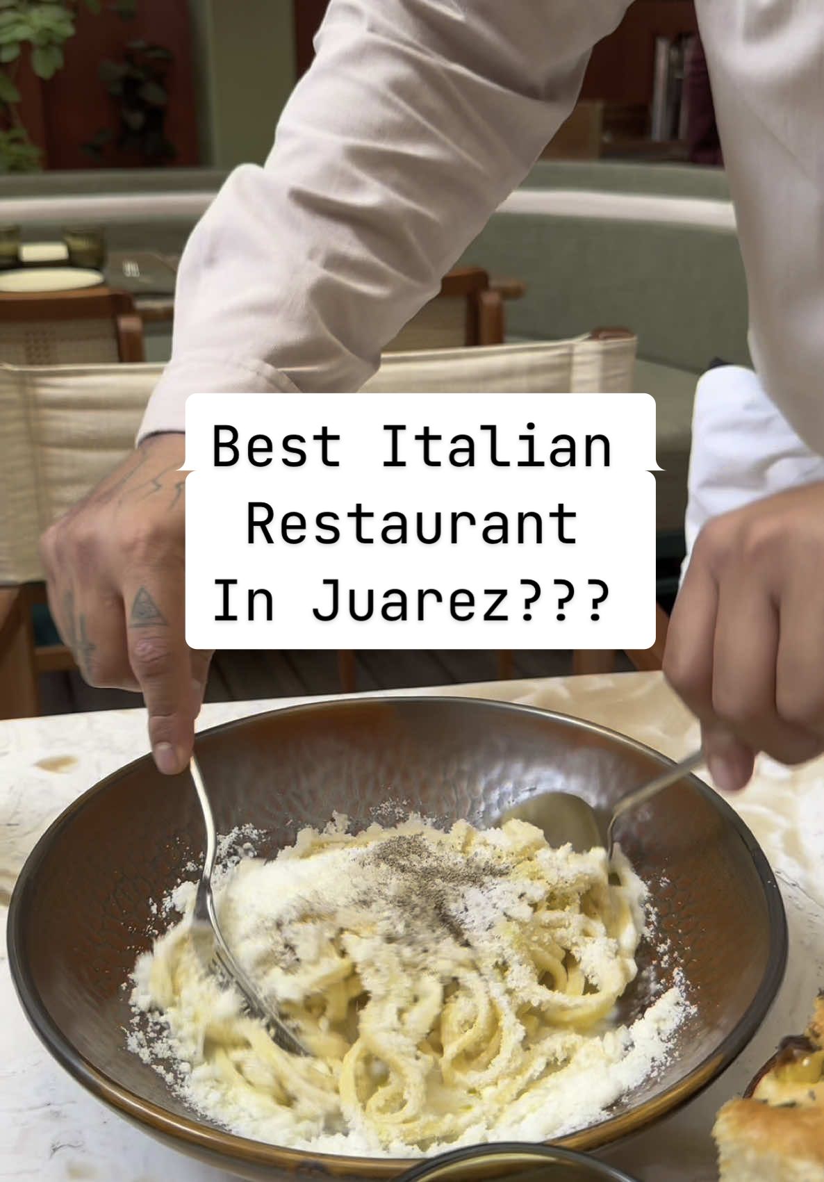 Cutest new Italian spot in Juárez — perfect for lunch or a cozy dinner🍝 They have a market too with fresh pastas, cheese, wine and more! Must-tries: negroni bianca, octopus salad, any pasta & the tiramisú! @piazza  #borntobelocal #cdmx #mexicocity #cdmx