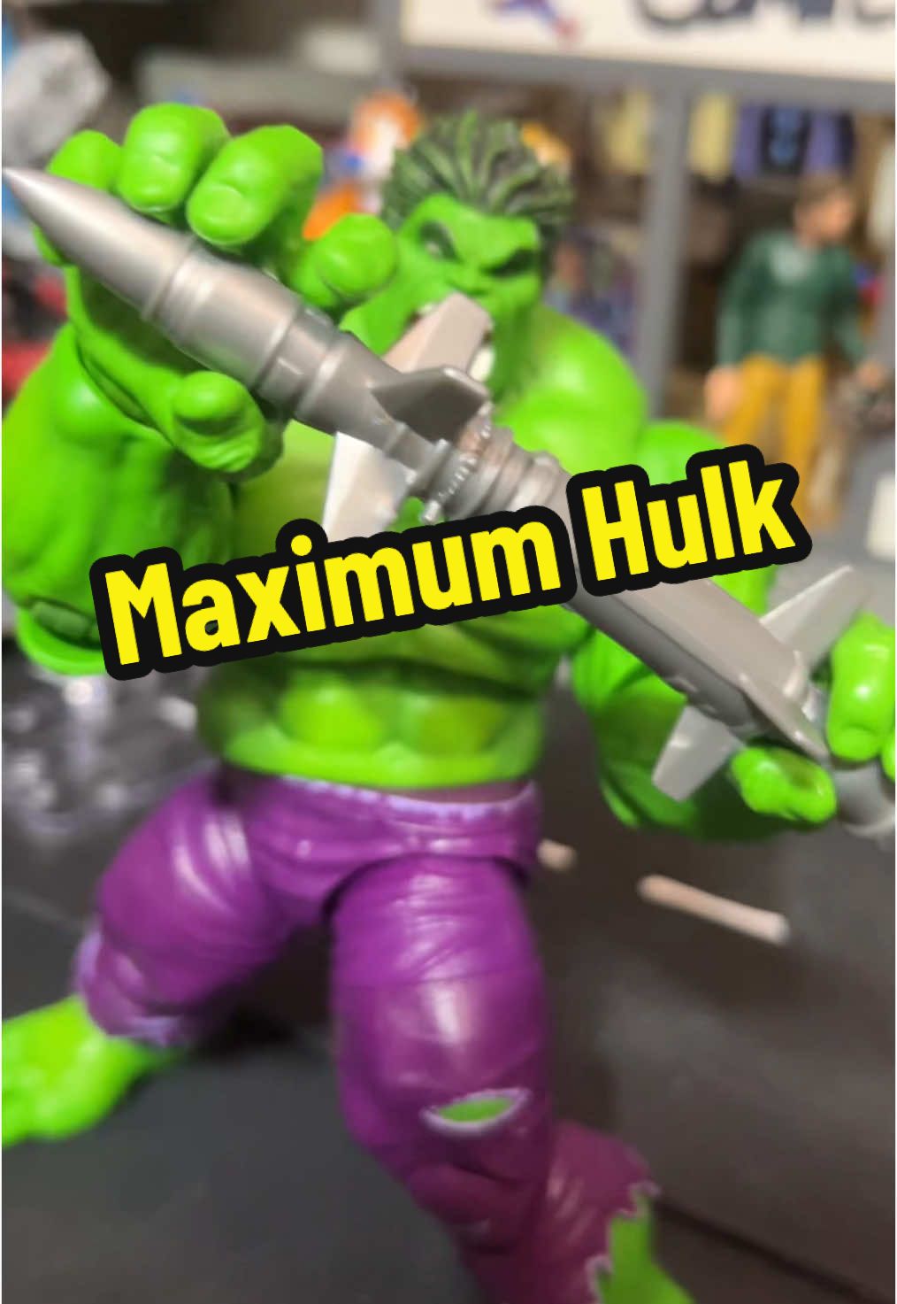 I was in a hurry so here is a quick posing/playing with my new #hulk #maximumseries #actionfigure #actionfigures #figtok #marvellegends #marvellegendscommunity 