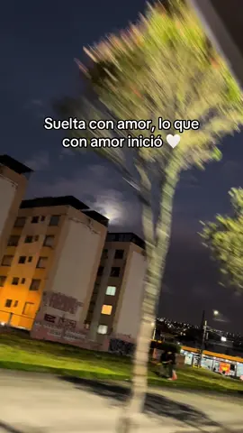 Suelta con amor 🤍 #nostalgia #ecuador #paisajes #noche #virał #ecuador 