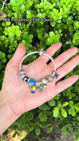 Nos adelantamos al HotSale. 3x2 en tienda online ❤️‍🔥 https://amourjoyeria.com/ #hotsale #pulseras #joyas #charms #paratii 