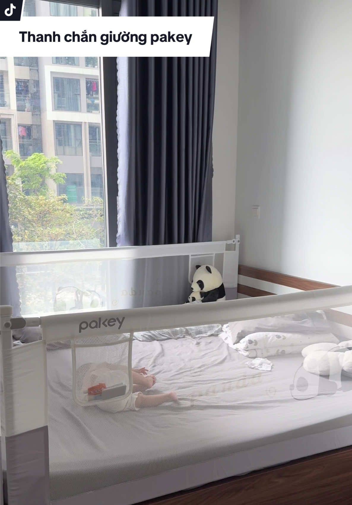 Trả lời @Phương Thảo nhất là đi tắm, đi vsinh á, thả bé vào cùng đồ chơi là yên tâm mẹ đi poo poo 🤡 #mommycoca #thanhchangiuong #thanhchangiuongchobe #thanhchangiuongpakey 