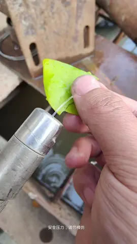 Safe pressure can cut leaves, and the water knife cutting machine is really magical!#funny #waterjet #水刀 #popular 