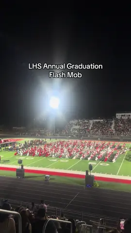 Fab LHS tradition!!! Sad this is the last year I have a sibling to watch do this 🥹💕 #graduation #flashmob #senioryear 