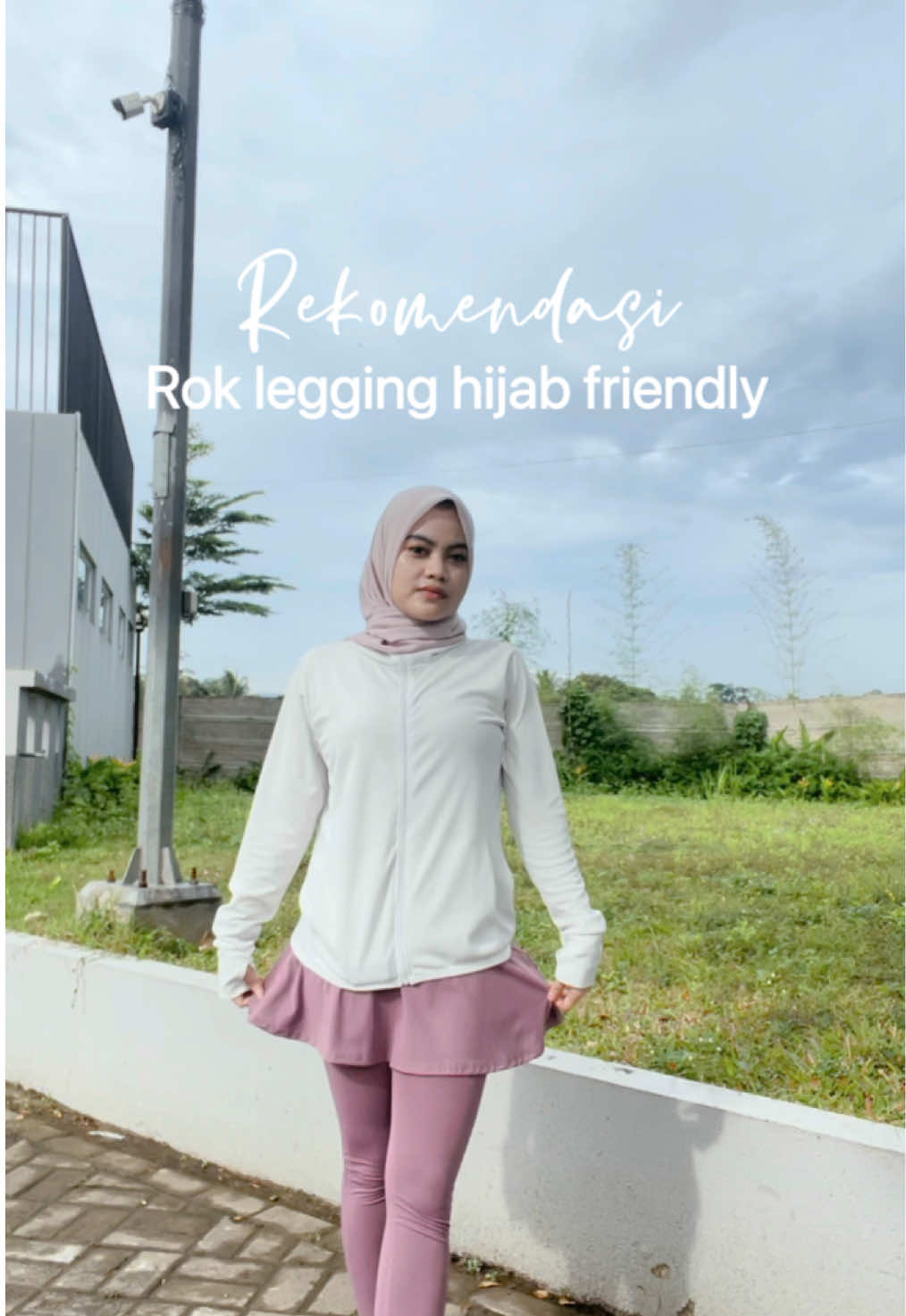 Membalas @Random Things warna ungunya terlaluuu gemassss😩🫵 leggingnya bagus banget ga nerawangggg!! #rekomendasilegging #fyp #rokleggingsport #SemuaBisaAffiliate  #outfitideas #leggingrok #SatuKontenTiapHari 